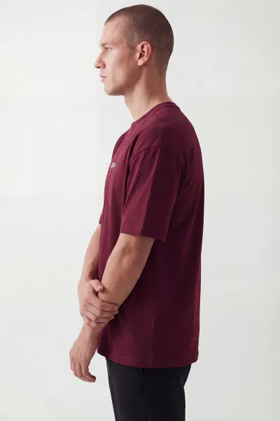 Bordo Bisiklet Yaka Yazı Detaylı Erkek Tişört 438830