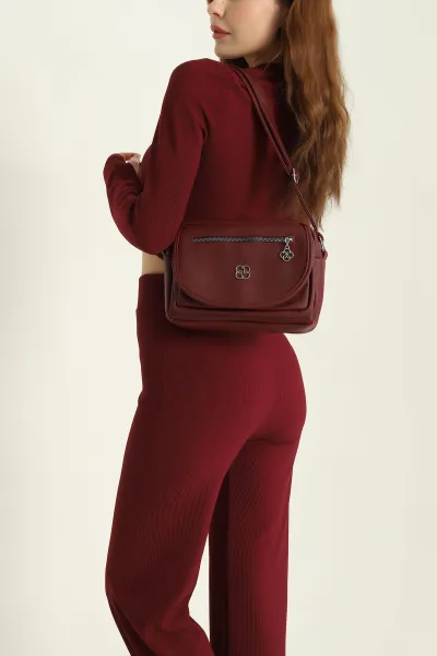 Bordo Dokulu Mıknatıs Kapaklı Fermuarlı  Kadın Omuz Çantası 333157