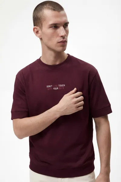 Bordo İki İp Bisiklet Yaka Yazı Detaylı Erkek Tişört 435170