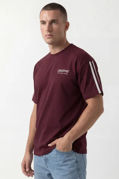 Bordo İki İp Bisiklet Yaka Yazı Detaylı Erkek Tişört 435202