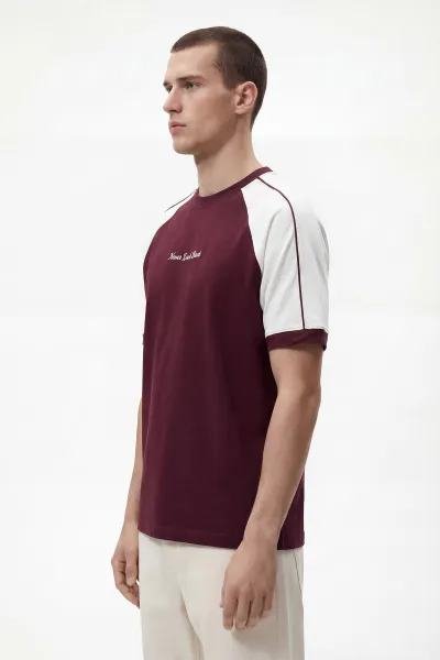 Bordo İki İp Bisiklet Yaka Yazılı Erkek Tişört 435095