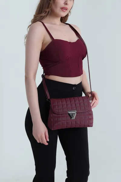 Bordo Kapitone Kilit Kapaklı Kadın Omuz Çantası 463709