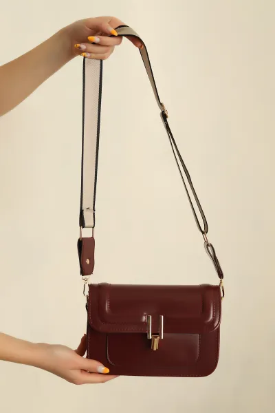 Bordo Kilit Kapaklı Omuz Çantası 270025