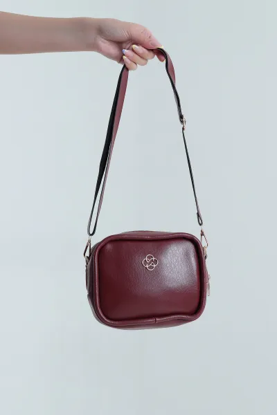 Bordo Kırışık Dokulu Fermuarlı Kadın Omuz Çantası 468995