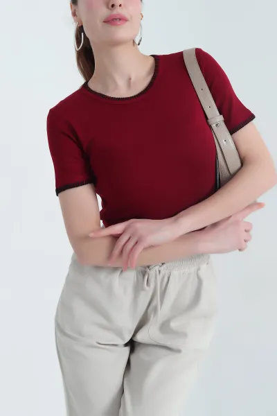 Bordo Kol ve Yaka Nakışlı Kadın Tişört 344724
