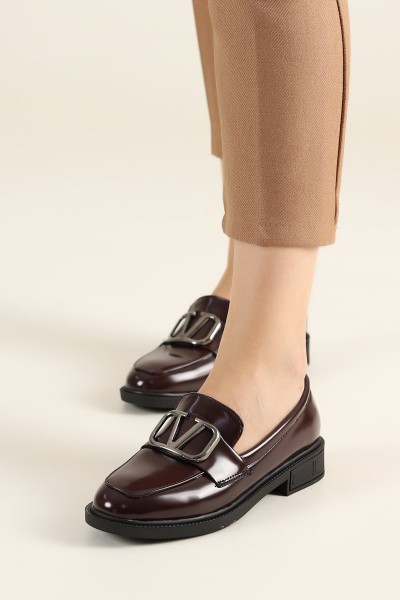 Bordo Parlak V Tokalı Loafer Ayakkabı 220255
