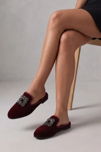 Bordo Sivri Burun Toka Detaylı Kadın Terlik 486940