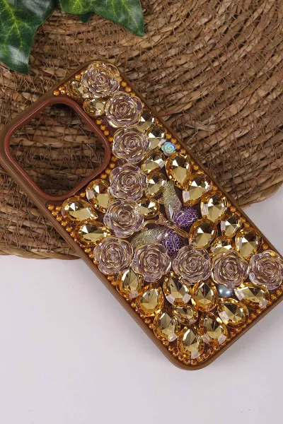 Çöl TeknoCase İPhone 15 Pro Uyumlu Daisy Case Serisi Taşlı Vakumlu Sert Silikon Telefon Kılıfı 431069
