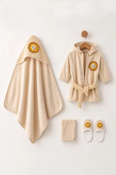 Ekru (0-12 Ay) Papatya Nakışlı Kutulu Kız Bebek Bornoz Set 476639