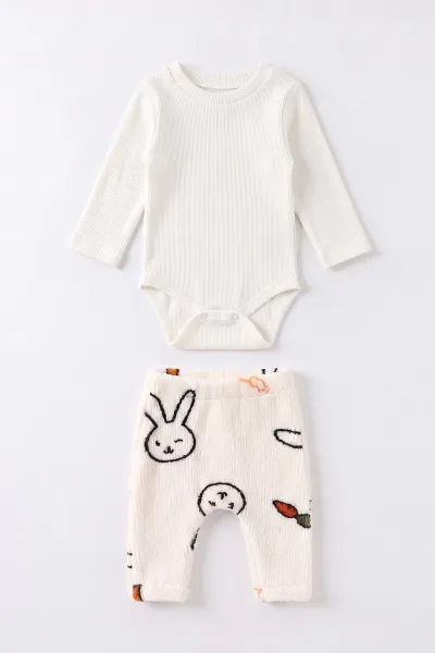 Ekru (0-9 Ay) Zıbınlı  Tavşan Desenli Peluş Ceket ve Pantolonlu Kız Bebek 3'lü Takım 495694