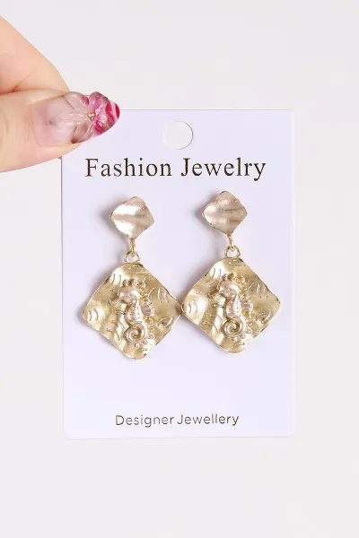 Gold Figürlü Küpe 474791