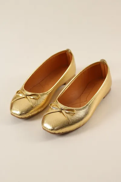 Gold Rugan Yılan Derisi Desenli Fiyonk Detaylı Babet Ayakkabı 265370
