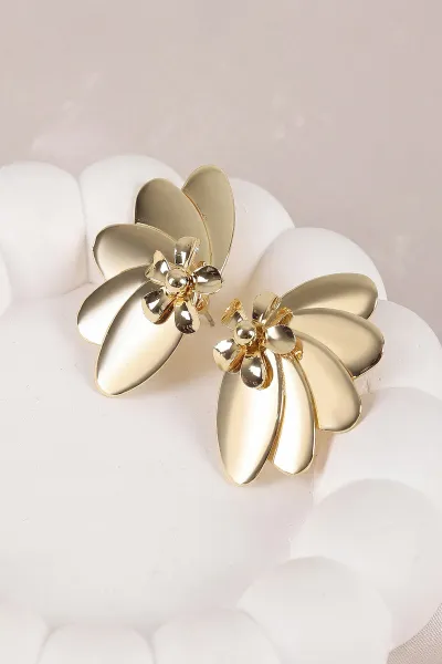 Gold Yapraklı Çivi Küpe 450848