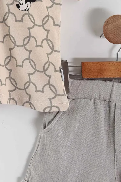 Gri (1-5 Yaş) Karakter Baskılı Tişörtlü Müslin Şortlu Erkek Çocuk Yazlık Takım 455122