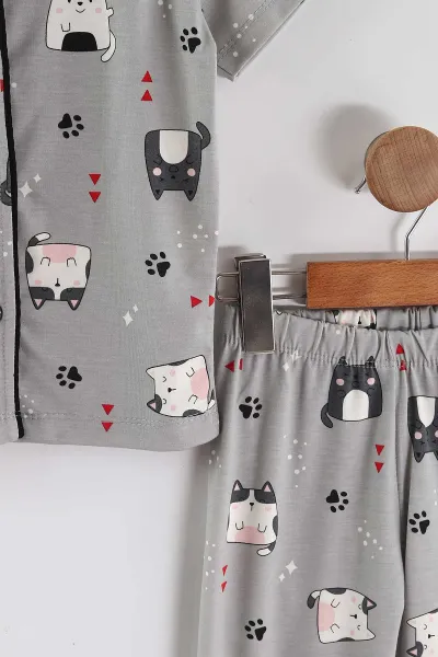 Gri (4-12 Yaş) Baskılı Kısa Kol Ön Düğmeli Göz Bandı Detaylı Kız Çocuk Pijama Takım 453255