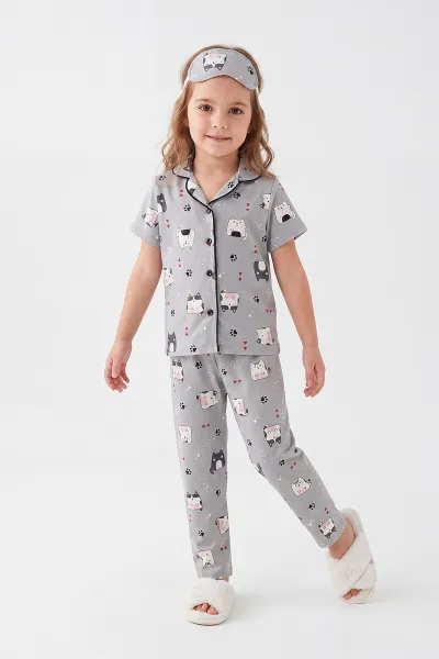 Gri (4-12 Yaş) Baskılı Kısa Kol Ön Düğmeli Göz Bandı Detaylı Kız Çocuk Pijama Takım 453255