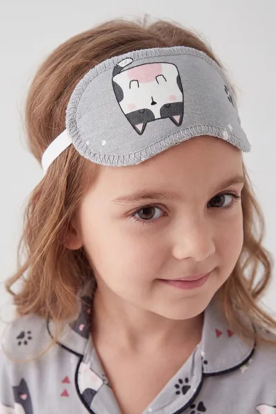 Gri (4-12 Yaş) Baskılı Kısa Kol Ön Düğmeli Göz Bandı Detaylı Kız Çocuk Pijama Takım 453255