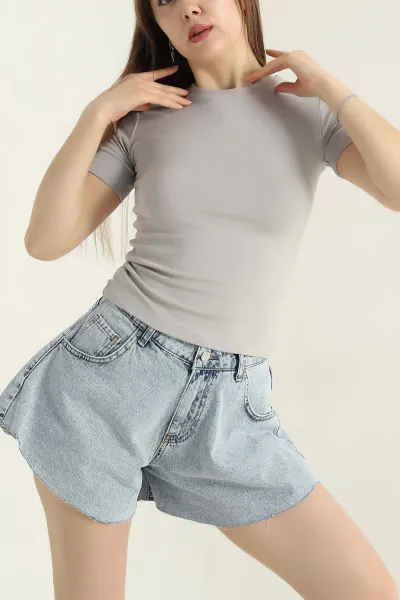 Gri Bisiklet Yaka Çilek Kumaş Bluz 355427