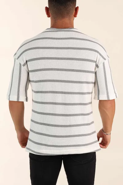 Gri Çizgili Oversize Jakarlı Delikli Erkek Triko Tişört 267401