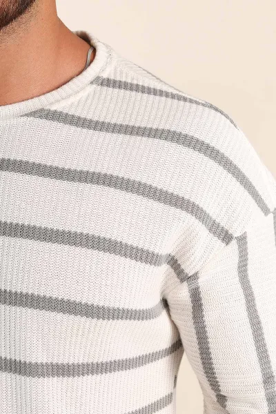 Gri Çizgili Oversize Jakarlı Delikli Erkek Triko Tişört 267401
