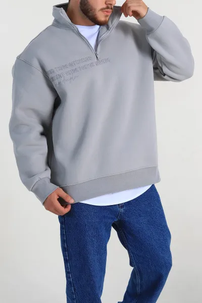 Gri Oversize Üç İp Şardonlu Nakış Yazı Detaylı Yarım Fermuar Erkek Sweatshirt 306939