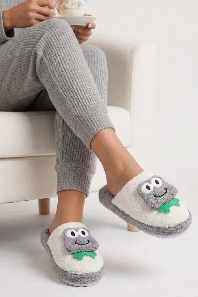 Gri Peluş Figürlü Önü Kapalı Kadın Ev Terliği 488333