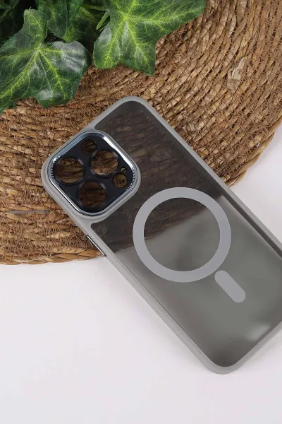 Gri TeknoCase İPhone 15 Pro Max Uyumlu Wesley Case Serisi Magsafe Özellikli Transparan Sert Silikon Telefon Kılıfı 430610