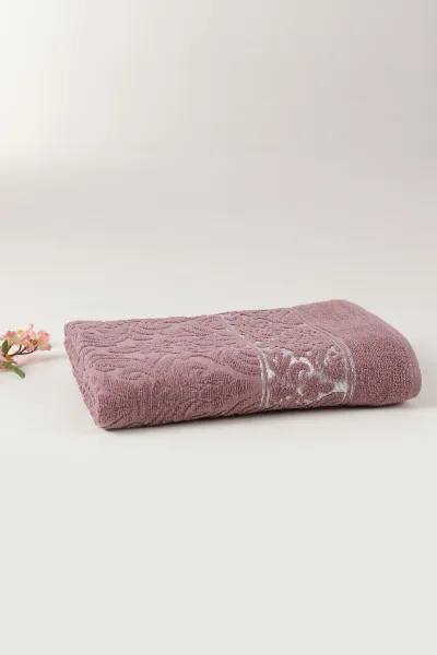 gul-kurusu-90x140-cm-jakarli-desenli-tac-banyo-havlusu-479186