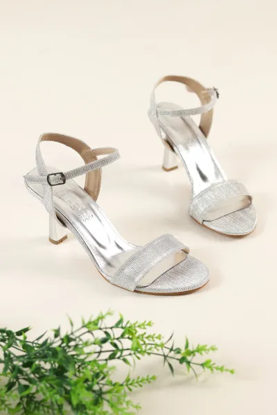 Gümüş Bilek Kemerli Simli Topuklu Ayakkabı 262367
