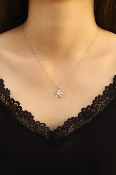 Gümüş Çiçek Model Zirkon Taşlı   Şık Kolye 430237