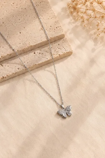 Gümüş Kelebek Figürlü Şık Kolye 477963