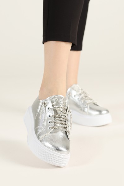 Gümüş Kırışık Rugan Taş Detay Bağcıklı Spor Ayakkabı 184782