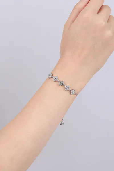 Gümüş Yonca  Figürlü Zirkon Taşlı Sıkıştırmalı  Bileklik 474810
