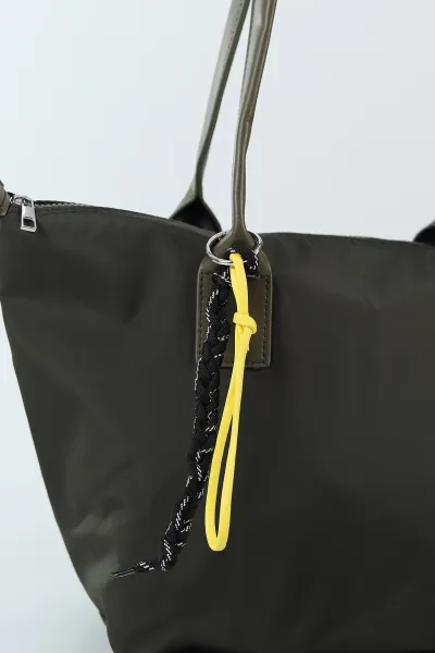 Haki Charm Detaylı Fermuarlı Kadın Omuz Çantası 499227