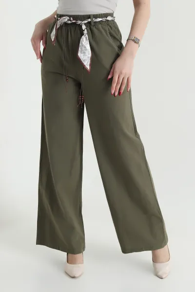 haki-fular-kemerli-tensel-gabardin-kadin-pantolon-440439