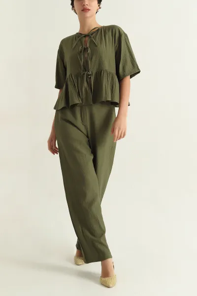 haki-onu-baglamali-cilek-bluz-pantolon-kadin-ikili-takim-360871