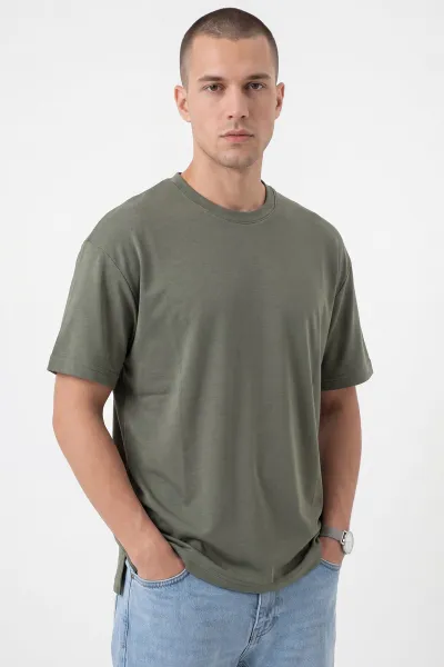 haki-oversize-oysho-kumas-bisiklet-yaka-erkek-tisort-453869