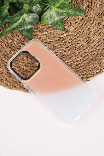 İphone 14 Pro Uyumlu Hologram Işığa Göre Renk Efektli Silikon Telefon Kılıfı 472529