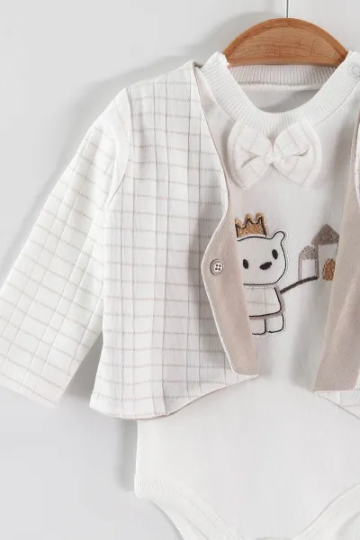 Kahve (0-9 Ay) Taçlı Ayı Nakışlı Zıbınlı ve Ceketli  Erkek Bebek 3'lü Takım 456346
