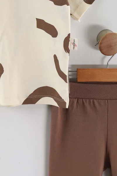 Kahve (1-5 Yaş) Karışık Desenli Baskılı Tişörtlü ve Şortlu Süprem Erkek Çocuk Yazlık Takım 446226