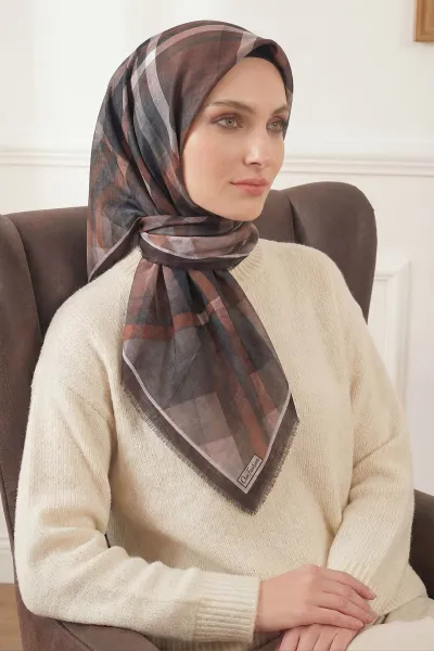 kahve-90x90-cm-dijital-baskili-desenli-flam-cekme-esarp-428677