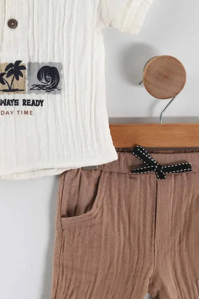 Kahve Beyaz (0-4 Yaş)Holiday Time Baskılı Yaka Yarım Düğmeli Müslin Erkek Çocuk Yazlık Takım 444937