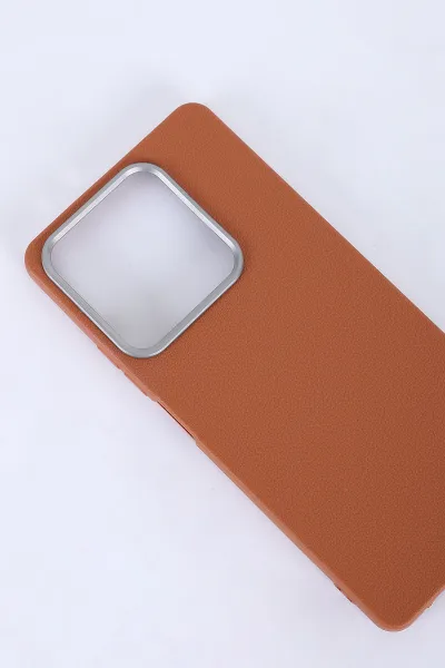 Kahve İPhone 15 Pro Uyumlu Armory Serisi Sert Slikon Telefon Kılıfı 390239