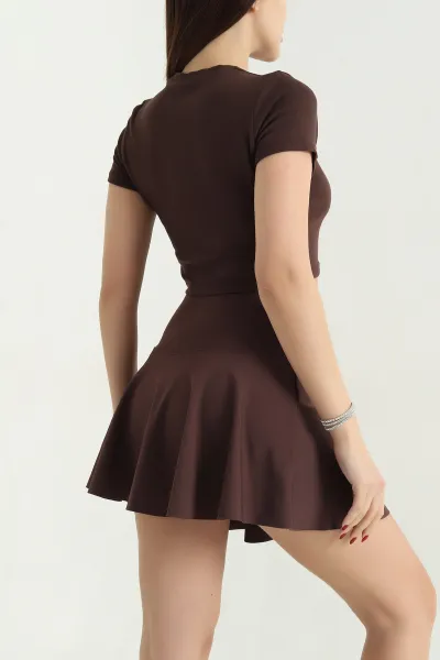 Kahverengi Bisiklet Yaka Likralı Viskon Crop Bluz 339010