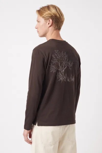 Kahverengi Bisiklet Yaka Sırt Nakış Detaylı Erkek Sweatshirt 491993
