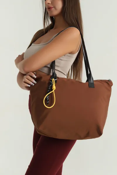 kahverengi-buyuk-boy-aksesuarli-fermuarli-kol-ve-omuz-cantasi-385270