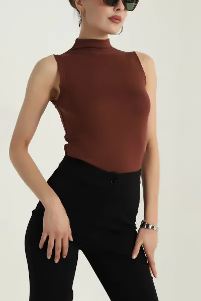 Kahverengi Dik Yaka Kadın Viskon Bluz 381592