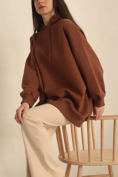 kahverengi-kapusonlu-ici-sardonlu-oversize-sweat-229547