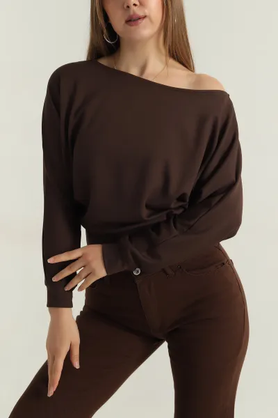 kahverengi-kayik-yaka-modal-kadin-bluz-409797