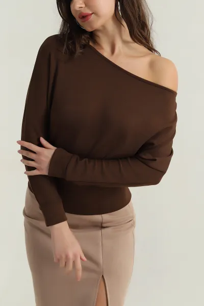 kahverengi-kayik-yaka-oysho-kadin-bluz-408587